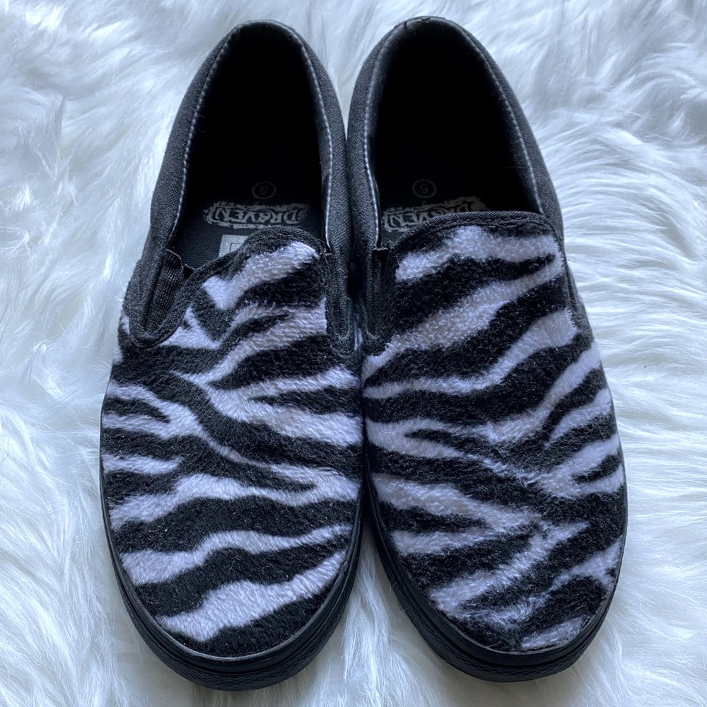 In Excellent Condition/Practically Brand New